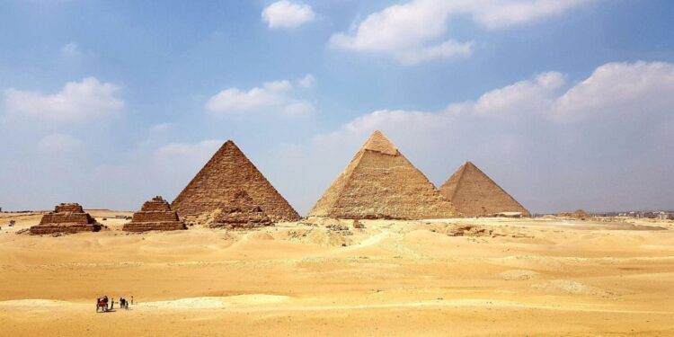 Luxury travel to Egypt – private tours of the Great Pyramids of Giza arranged by Toronto travel agency