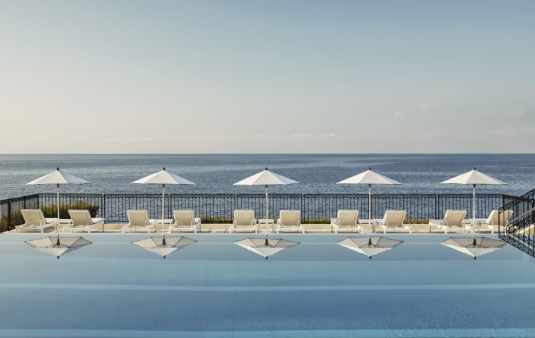 Infinity pool at Four Seasons Grand-Hôtel du Cap-Ferrat overlooking the Mediterranean in the South of France