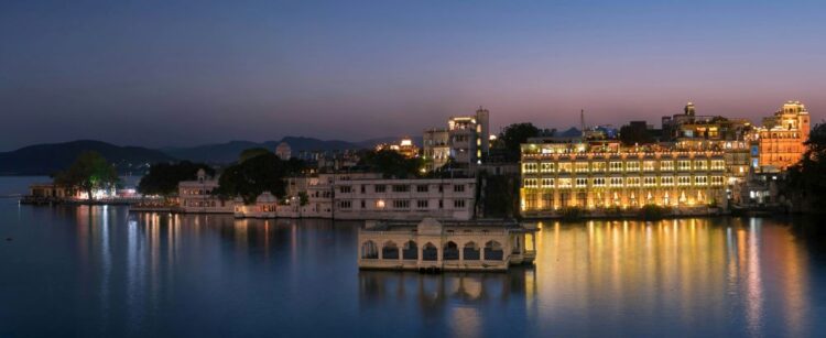 luxury India travel Udaipur palace hotel lake stay